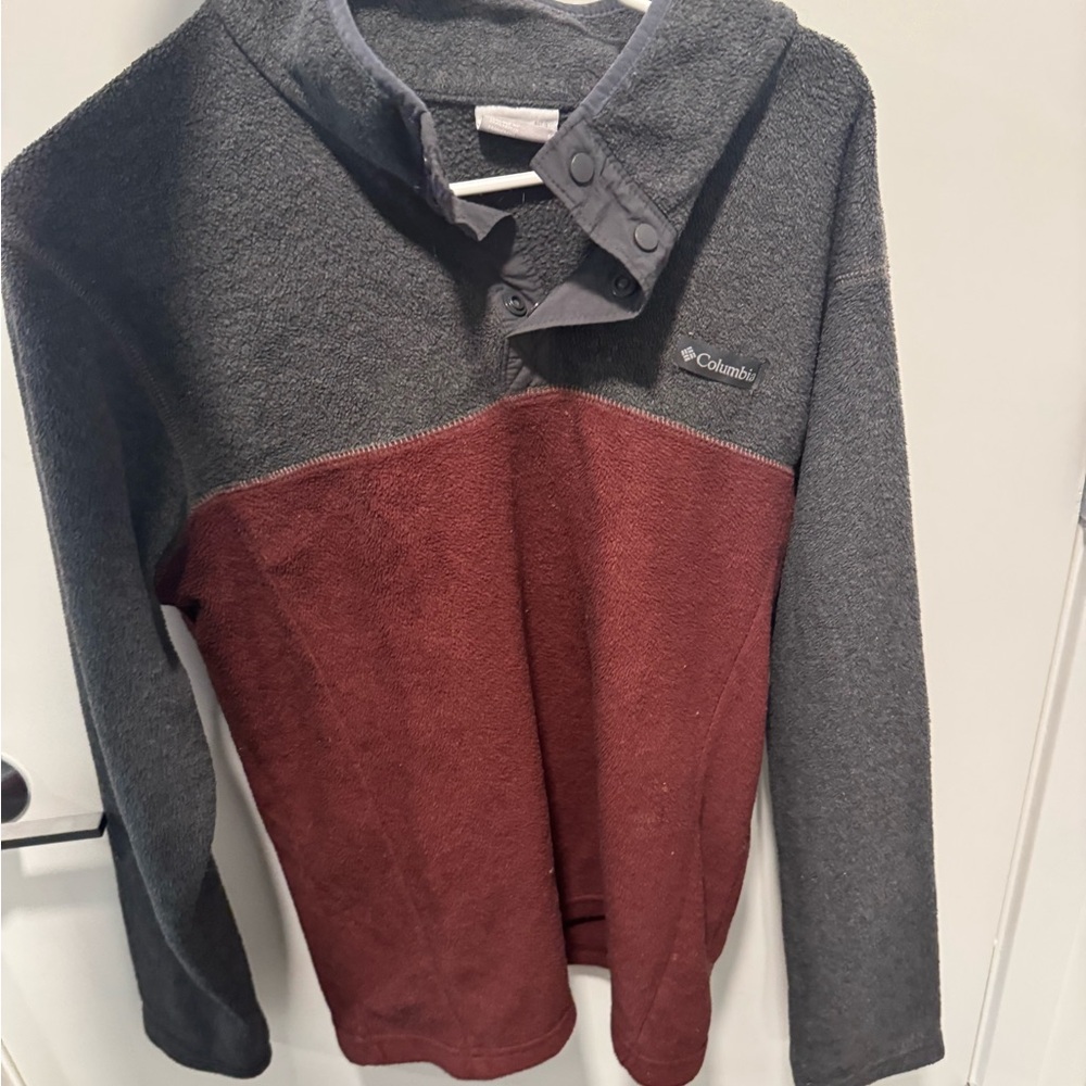 Columbia Charcoal and Burgundy Fleece Pullover